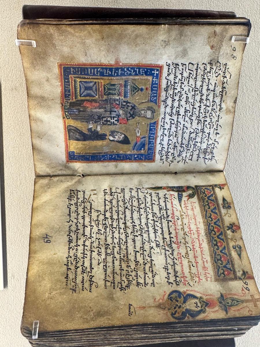 Manuscrito arménio iluminado no Matenadaram