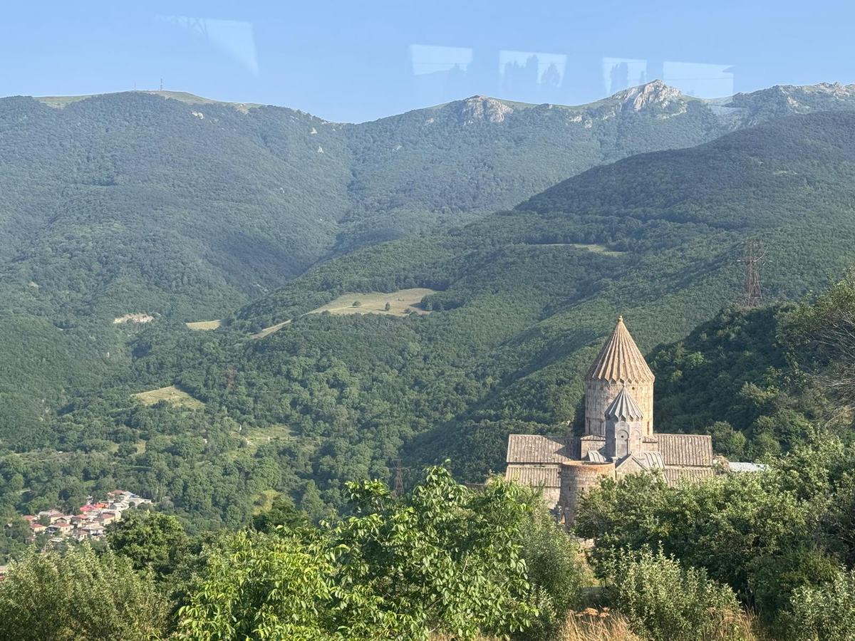 O mosteiro de Tatev sobre o desfiladeiro do Vorotan